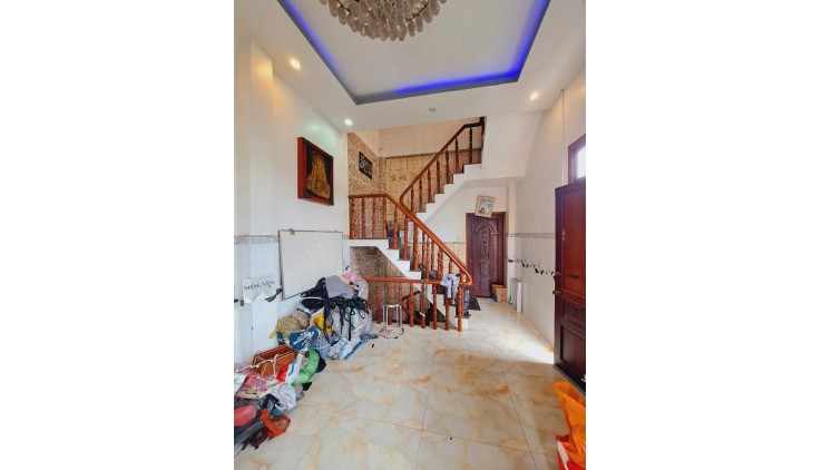 Lô Góc 2 Mặt Tiền, Diện Tích 5.5 X 20, Hẻm 5m Thông, 3 Tầng, Sẵn 8 Tr/Tháng, Tân Thới Hiệp - Quận 12
